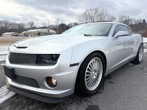Used 2010 Chevrolet Camaro SS w/ RS Package image 4