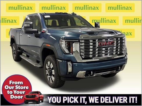 New 2026 GMC Sierra 2500 Denali w/ Technology Package AWD/4WD image 2