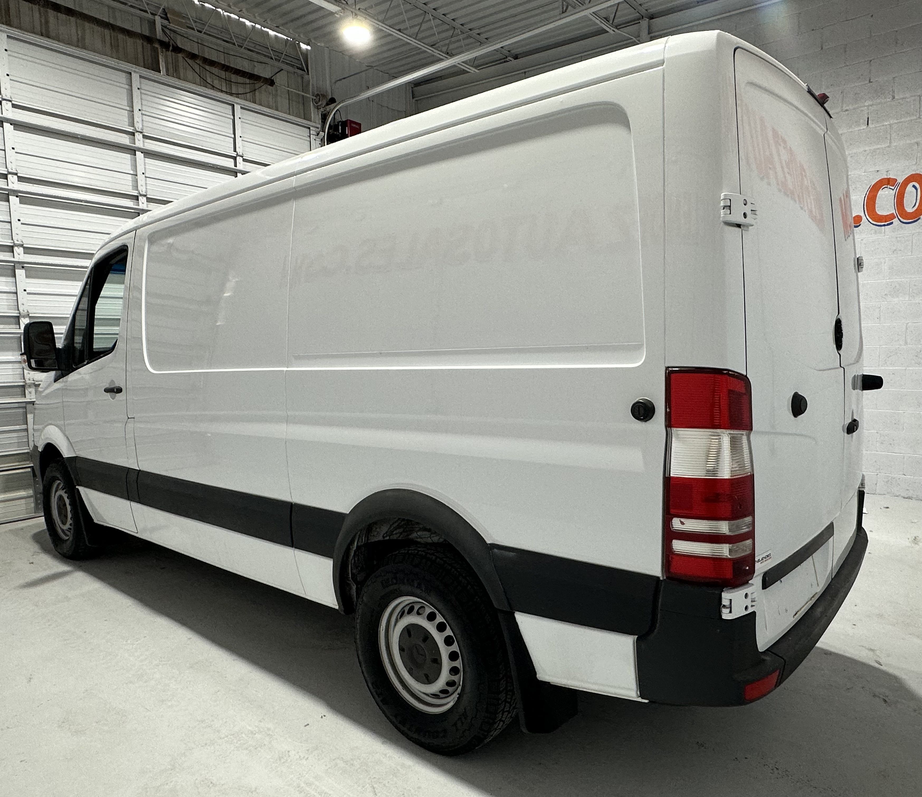 Used 2014 Mercedes-Benz Sprinter 2500 image 2