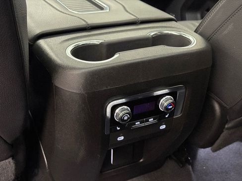 Used 2022 GMC Yukon XL Denali image 23