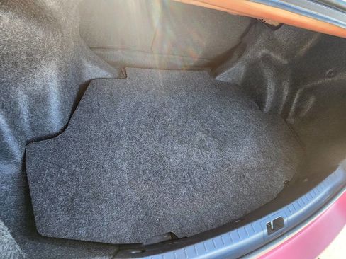 Used 2018 Toyota Corolla LE image 18