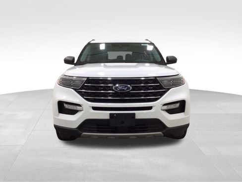 Used 2021 Ford Explorer XLT w/ Equipment Group 202A AWD/4WD image 7