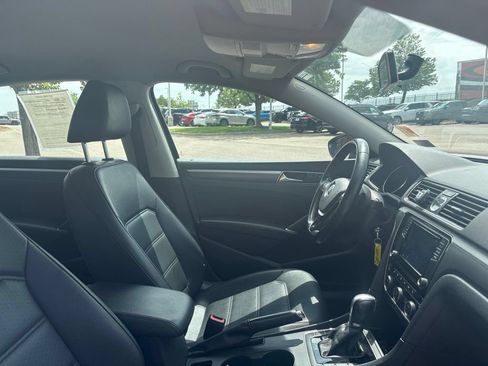 Used 2017 Volkswagen Passat 1.8T R-Line FWD image 26