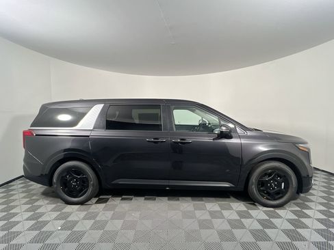 New 2026 Kia Carnival LX image 2