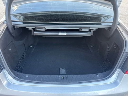 Used 2014 Mercedes-Benz E 350 Sedan image 18