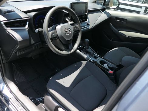 Used 2022 Toyota Corolla LE FWD image 12