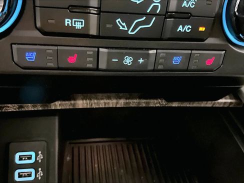 Used 2017 Ford F250 Lariat w/ Lariat Ultimate Package image 36