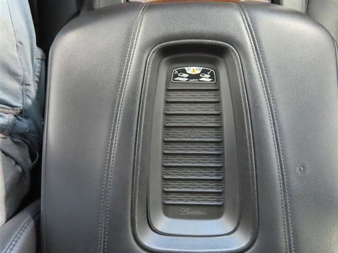 Used 2020 Cadillac Escalade Premium Luxury image 31