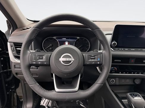 Used 2023 Nissan Rogue SV w/ SV Premium B Package image 12