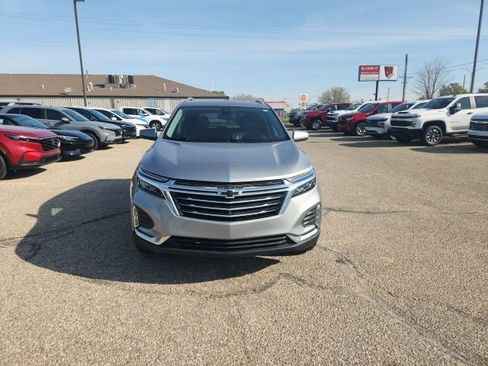 Used 2023 Chevrolet Equinox Premier image 4