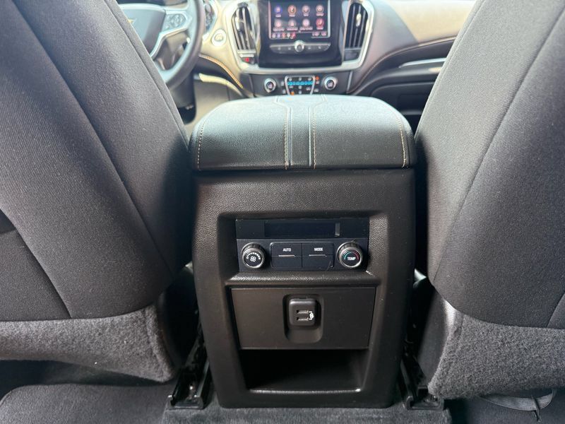 Used 2020 Chevrolet Traverse LS AWD/4WD image 38