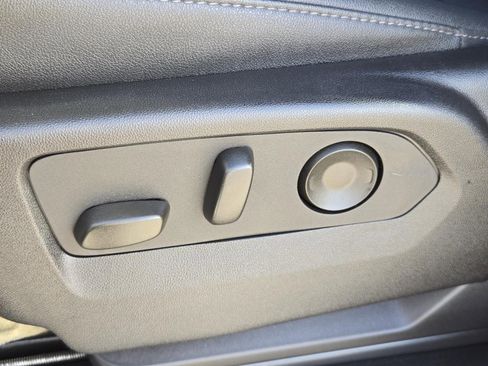 Used 2024 Chevrolet Suburban Z71 w/ Luxury Package image 27