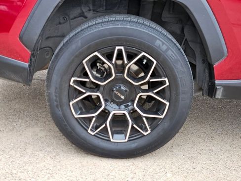 Used 2020 Toyota RAV4 LE image 23