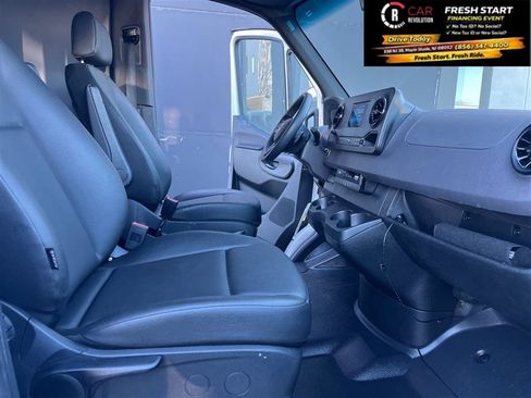 Used 2023 Mercedes-Benz Sprinter 2500 image 37