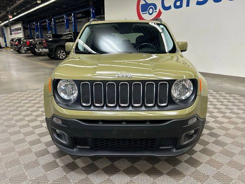 Used 2015 Jeep Renegade Latitude FWD image 4