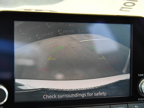 Used 2024 Nissan Altima 2.5 SV FWD image 18