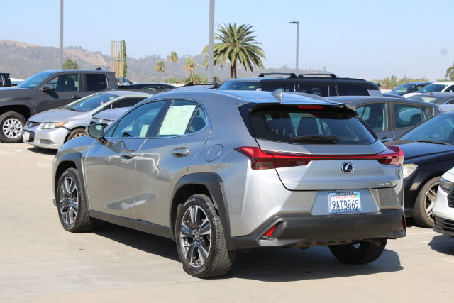 Certified 2022 Lexus UX 200 w/ Accessory Package (Z2) FWD image 18