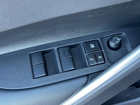 Used 2024 Toyota Corolla Cross AWD Hybrid w/ Convenience Package image 11