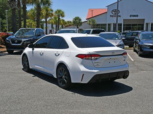 Used 2025 Toyota Corolla SE FWD image 3