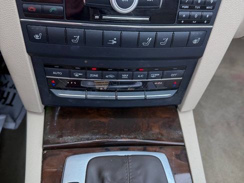 Used 2011 Mercedes-Benz E 350 Cabriolet image 23