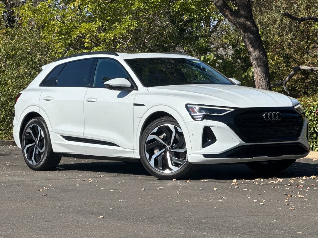 Used 2024 Audi Q8 e-tron Prestige w/ Prestige Package AWD/4WD image 2