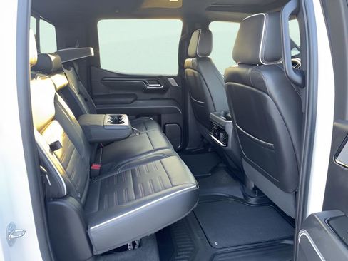 Certified 2024 GMC Sierra 1500 AT4X image 5