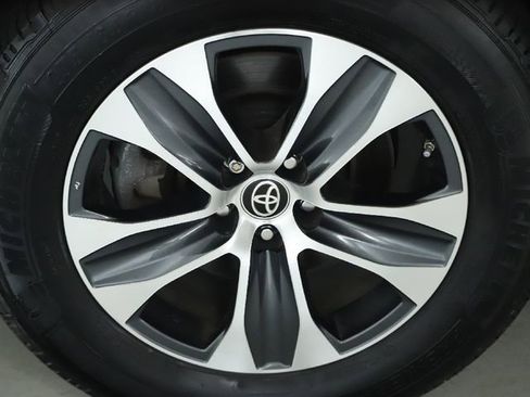 Used 2023 Toyota Highlander Limited image 46