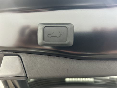 New 2025 Toyota RAV4 XLE image 30