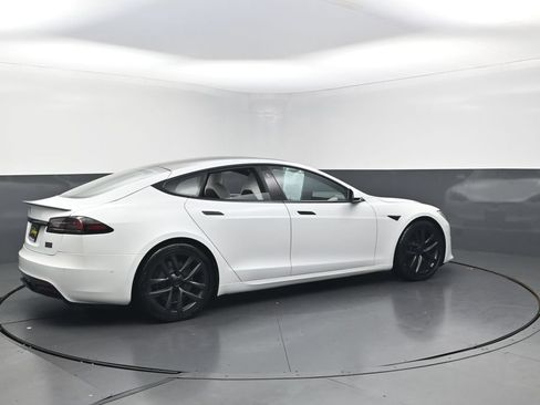 Used 2022 Tesla Model S Plaid AWD/4WD image 34
