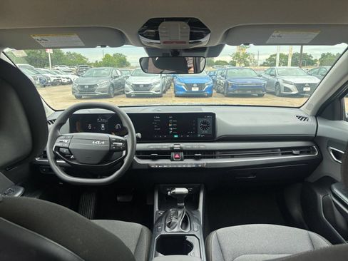 Used 2025 Kia K4 FWD image 28