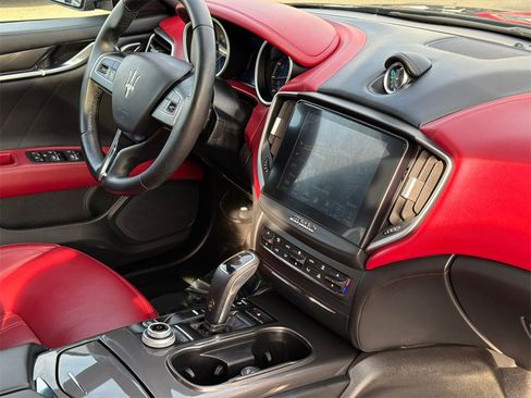 Used 2019 Maserati Ghibli S Q4 image 9