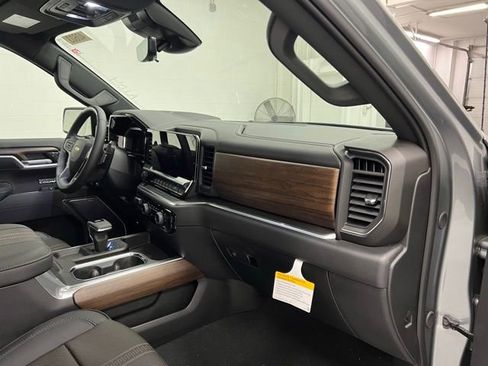 New 2026 Chevrolet Silverado 1500 High Country w/ High Country Premium Package AWD/4WD image 23