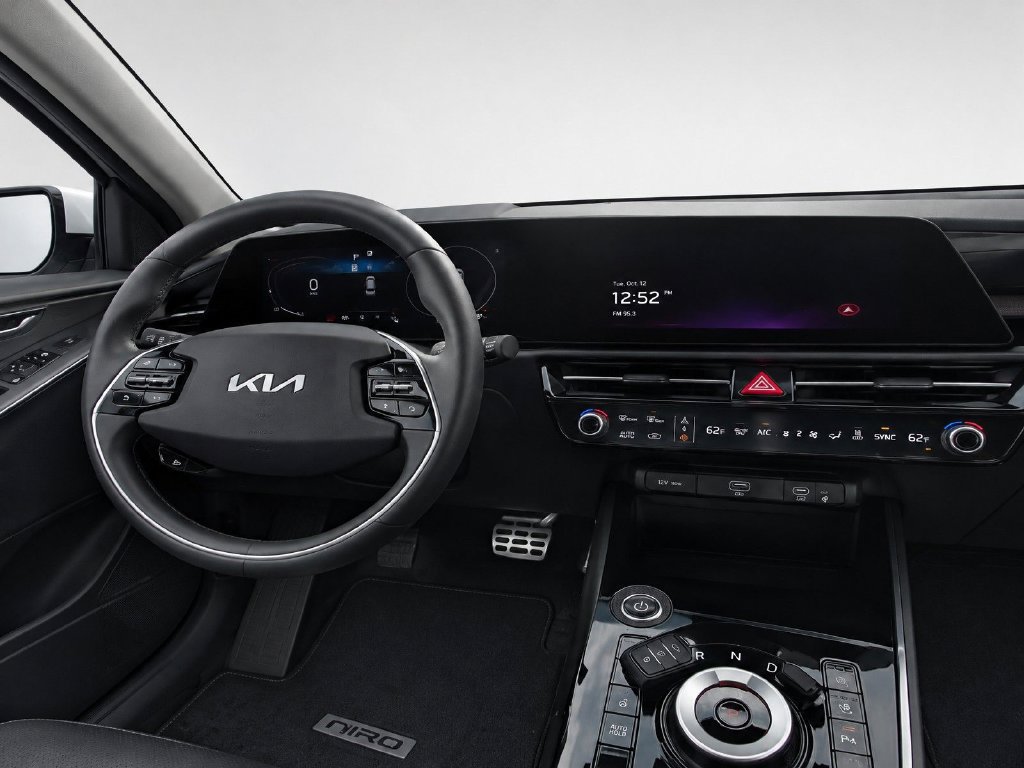 Certified 2024 Kia Niro Wave w/ Wave Preserve Package FWD image 36