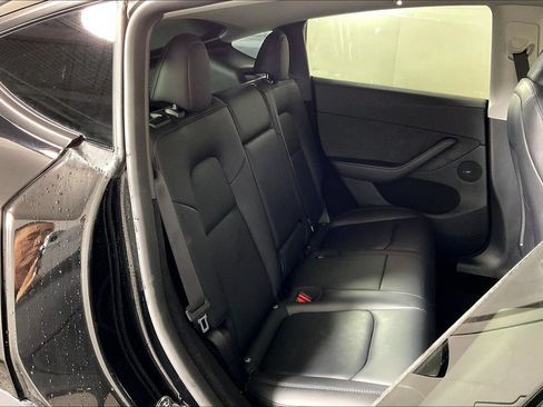 Used 2024 Tesla Model Y 2WD image 25