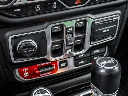 Used 2018 Jeep Wrangler Unlimited Rubicon image 38