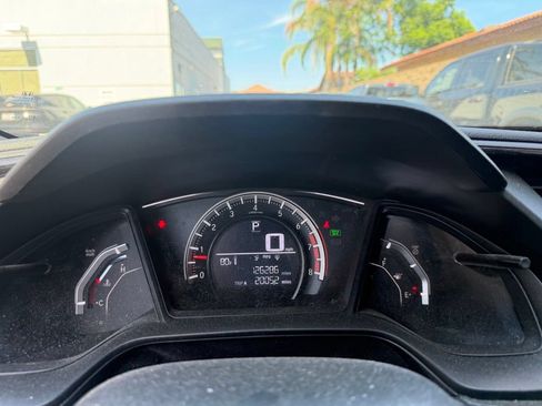 Used 2018 Honda Civic Sport image 20