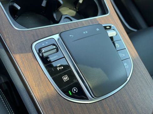 Used 2021 Mercedes-Benz GLC 300 4MATIC image 23