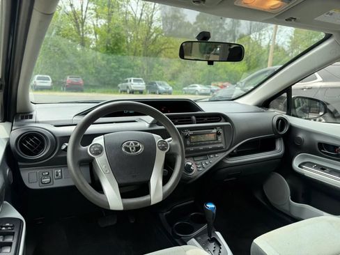 Used 2014 Toyota Prius C One FWD image 43