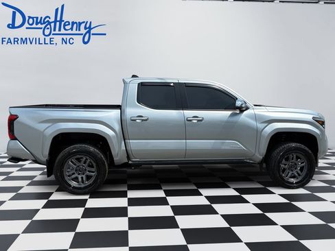 Used 2026 Toyota Tacoma Limited AWD/4WD image 6