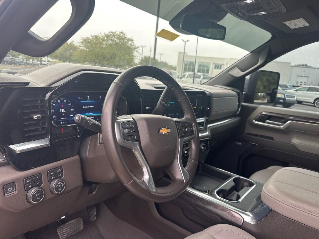 Used 2024 Chevrolet Silverado 2500 LTZ w/ LTZ Convenience Package AWD/4WD image 16
