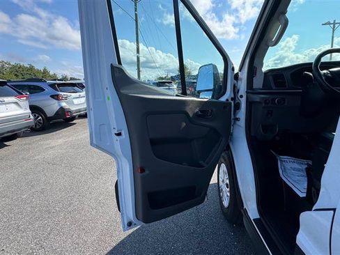 Used 2023 Ford E-Transit Medium Roof RWD image 40