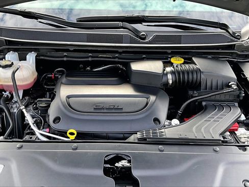 Used 2023 Chrysler Pacifica Limited w/ S Appearance Package image 37