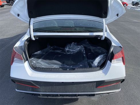 New 2025 Hyundai Elantra SEL image 24