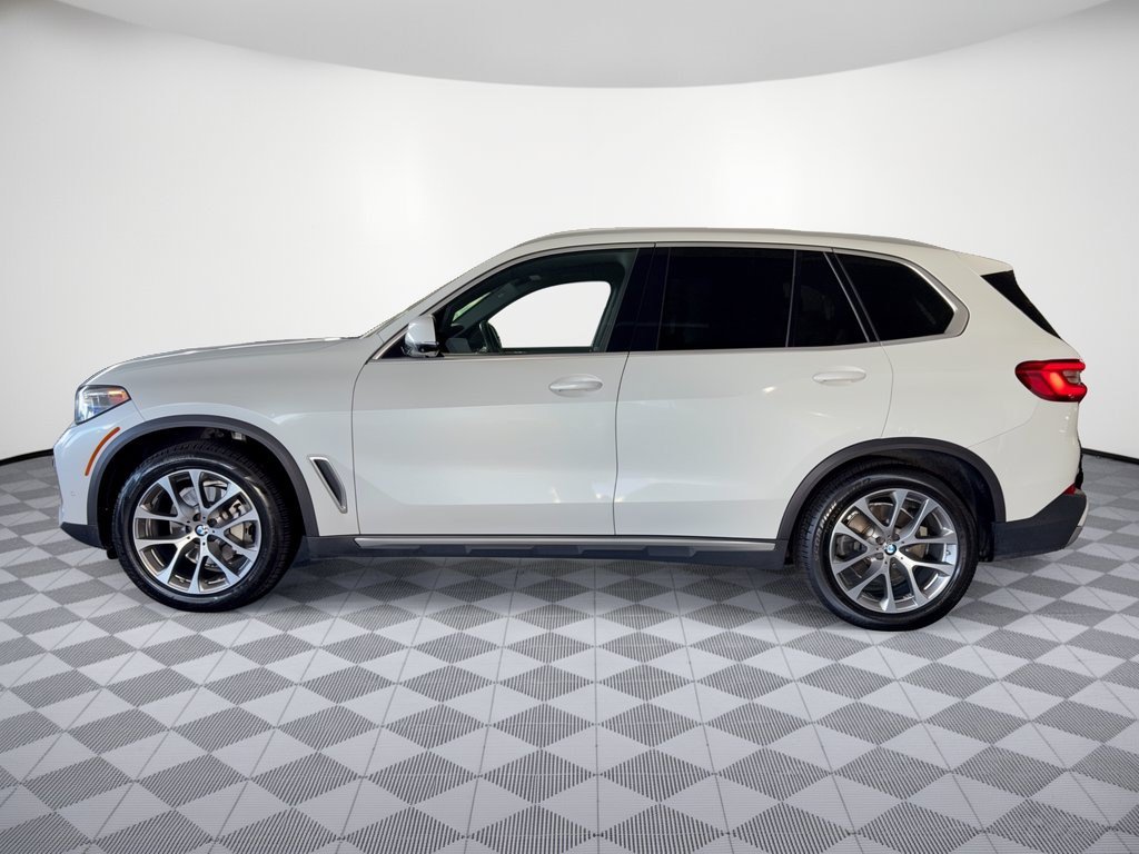 Used 2019 BMW X5 xDrive40i w/ Executive Package AWD/4WD image 2