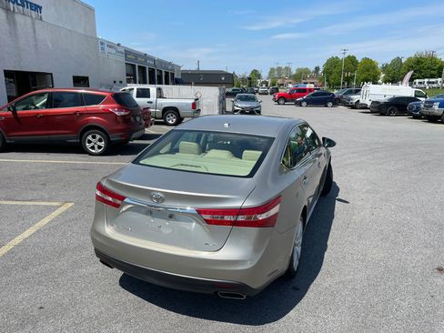 Used 2013 Toyota Avalon XLE Touring FWD image 13