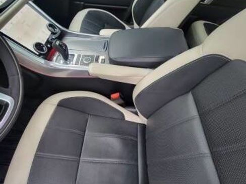 Used 2020 Land Rover Range Rover Sport HST image 26