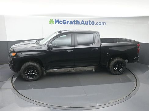 Used 2025 Chevrolet Silverado 1500 Custom Trail Boss w/ Dark Appearance Package AWD/4WD image 17