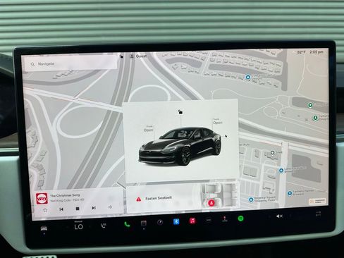 Used 2022 Tesla Model S image 24