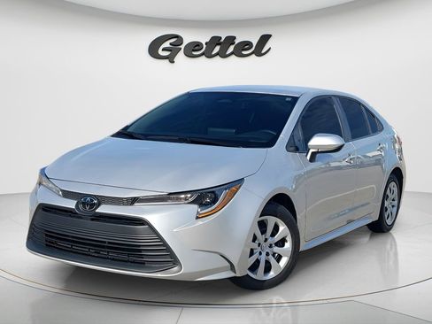 Certified 2024 Toyota Corolla LE FWD image 1