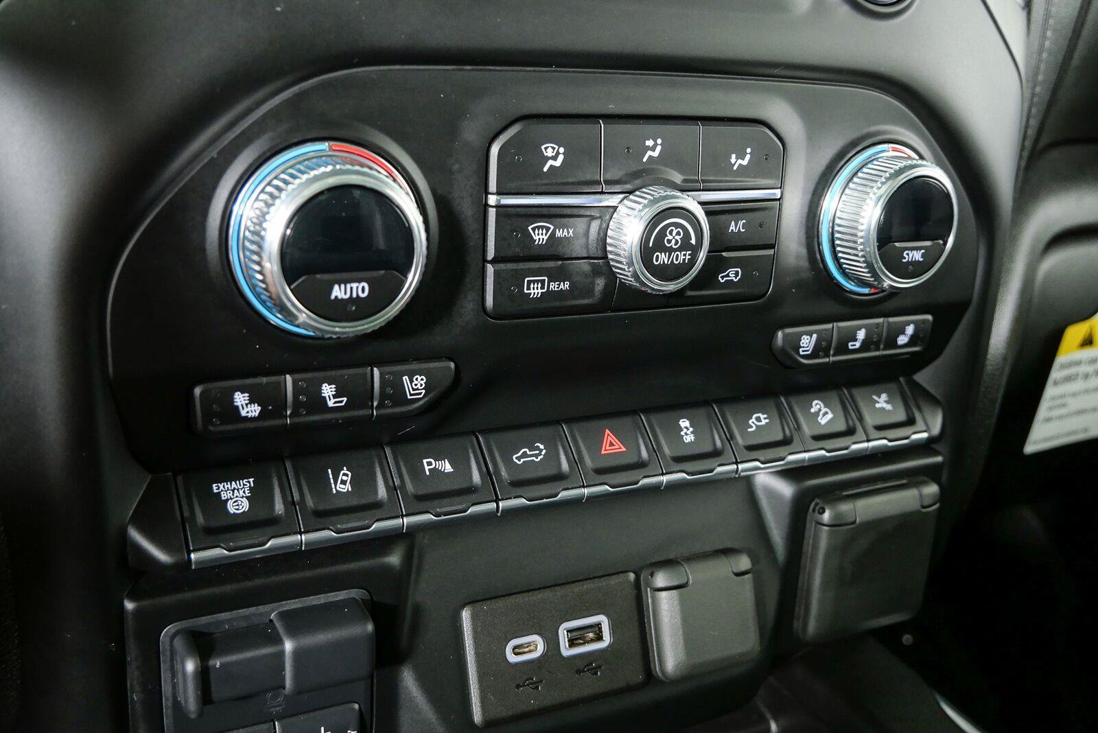 Used 2023 GMC Sierra 2500 Denali w/ Denali Ultimate Package AWD/4WD image 18
